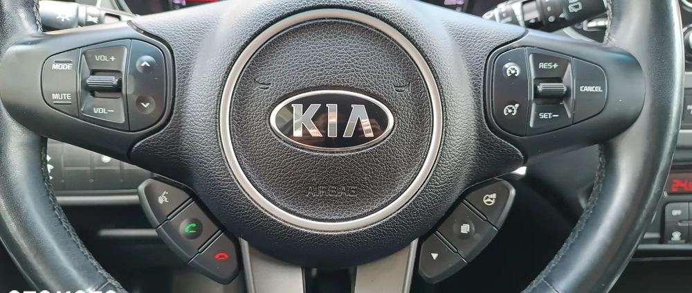 Kia Carens cena 44999 przebieg: 105241, rok produkcji 2017 z Kraków małe 596